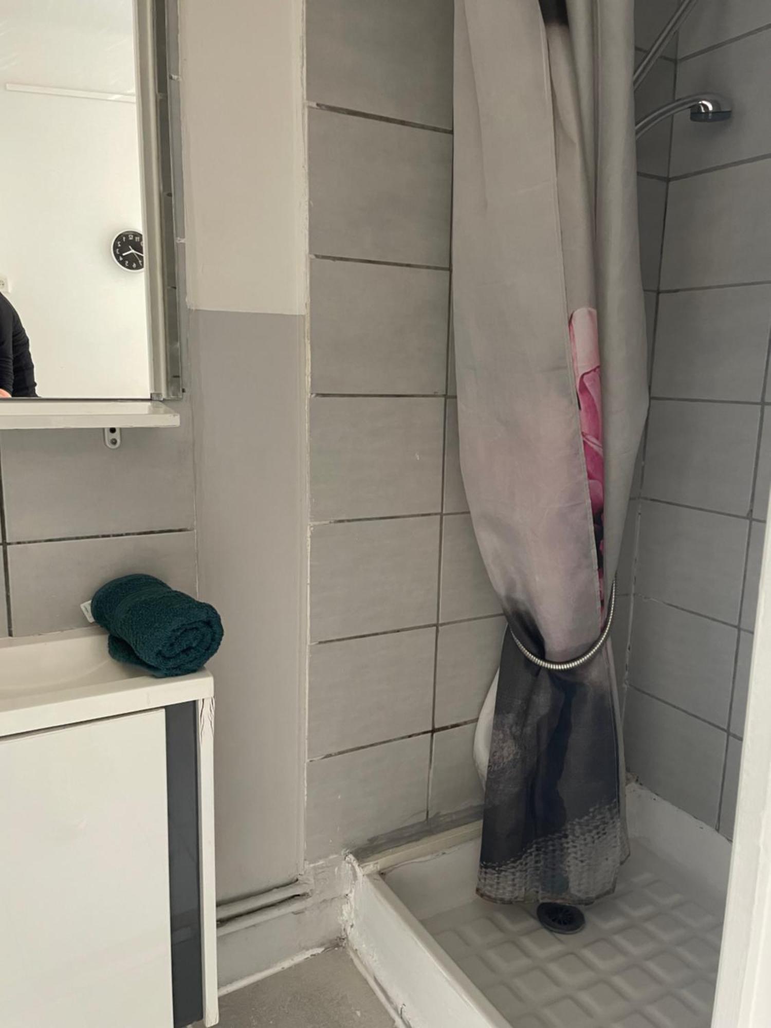 Stud Terras Ville Corniche 2 Pers Stat Gratuit Rue Modif Suivt Possib Et Accord Exclusif Марсилия Екстериор снимка