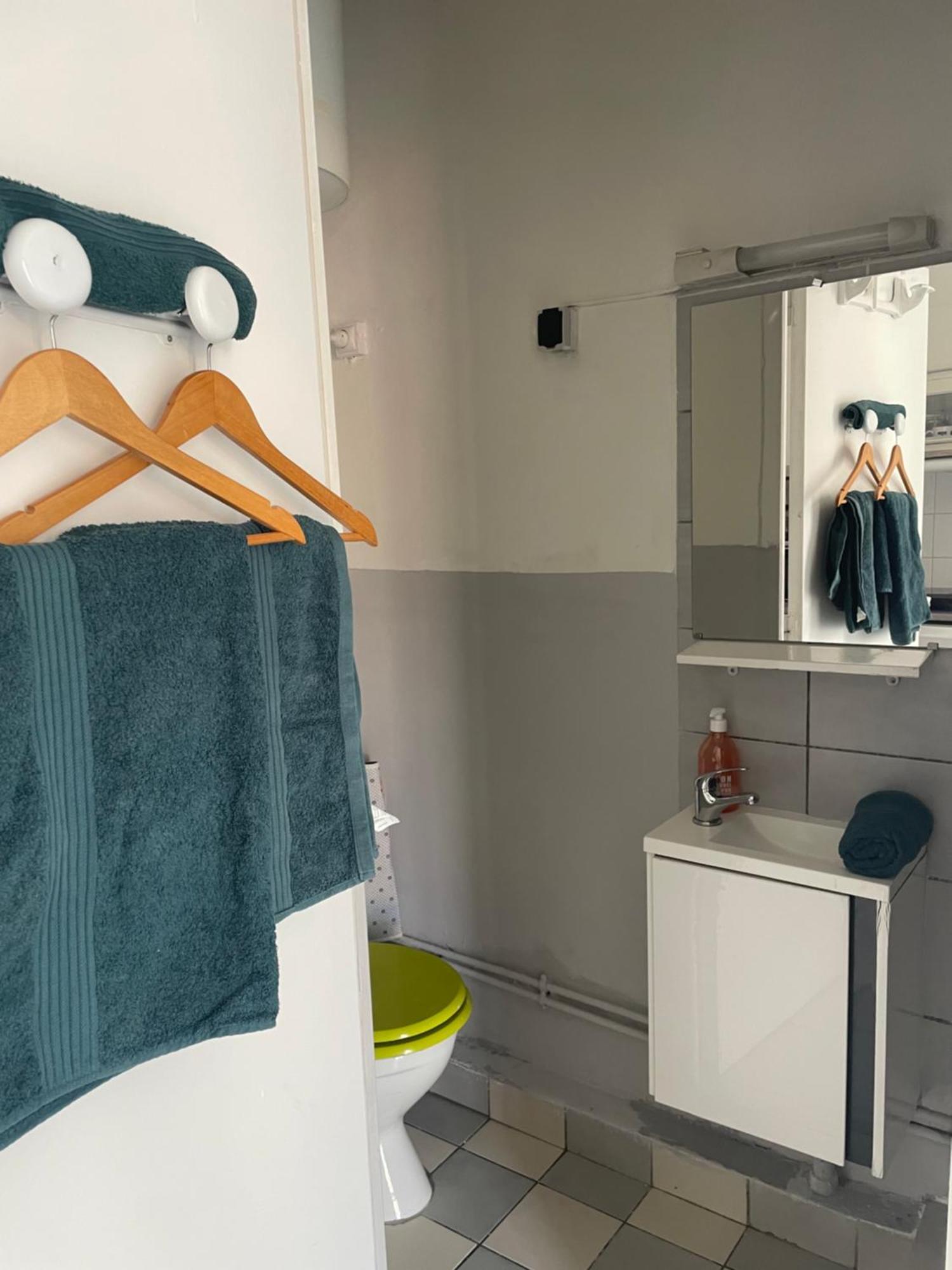 Stud Terras Ville Corniche 2 Pers Stat Gratuit Rue Modif Suivt Possib Et Accord Exclusif Марсилия Екстериор снимка